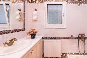 Villa Victoria Corfu - Bathroom
